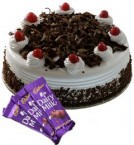 send Eggless Black Forest Cake 1Kg N Chocolate Gifts delivery