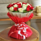 send 25 red white roses bouquet delivery