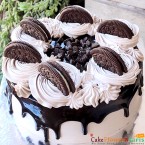 send 1kg eggless oreo choco chips cake delivery