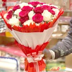 send 20 white red roses white paper packing bouquet delivery