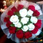 20 red white roses bouquet