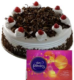 send 1Kg Eggless Black Forest  Cake N Chocolate Gifts delivery