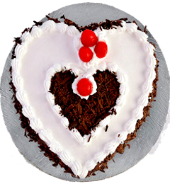 send 1Kg Eggless Heart Shaped Black Forest Cake delivery