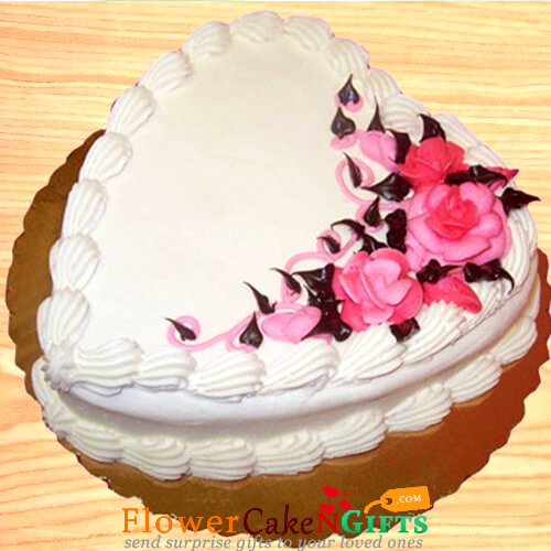 send 1Kg Pineapple Cake Heart Shaped delivery