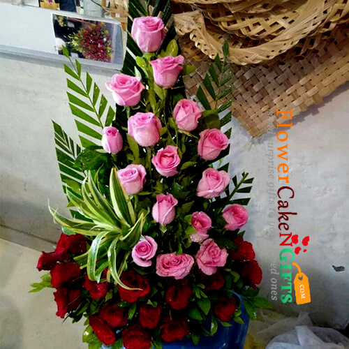 Send Online 30 Red Pink Roses Flower Bouquet Order Delivery Flowercakengifts
