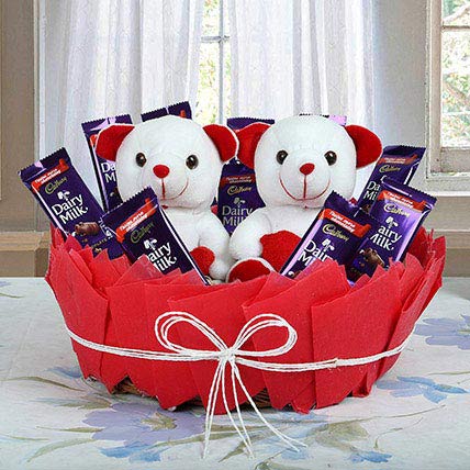 send Cute Basket Of Surprise delivery