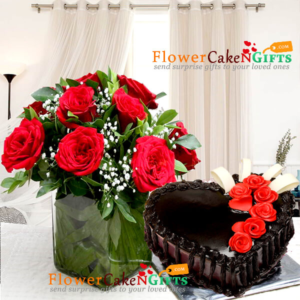 send half kg hart shape chocolate cake with vase of 10 red roses delivery