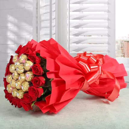send 16 Red Roses Bouquet n 16 Ferrero Rocher Chocolates Bouquet delivery