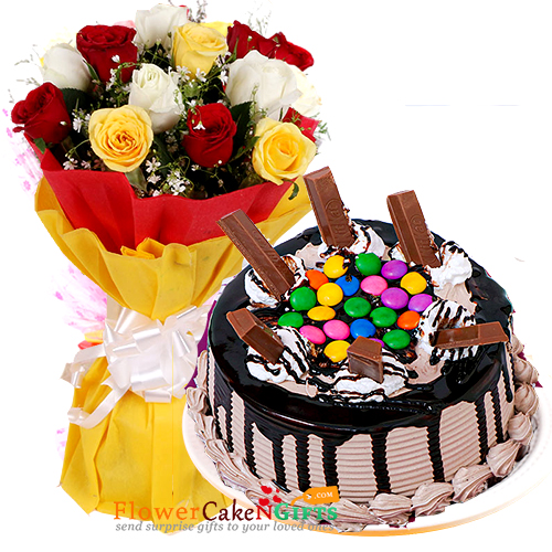 send half kg eggless crunchy munchy kit kat cake n 10 roses bouquet delivery