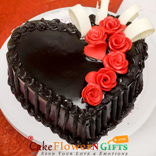 send half kg love chocolate heart shape cake delivery
