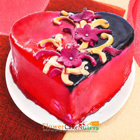 send half kg choco strawberry heart shape cake delivery