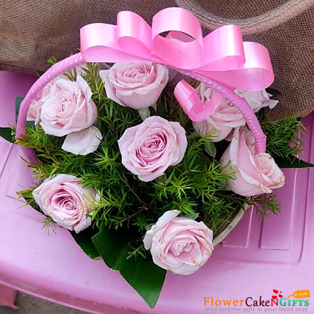 10 pink roses basket