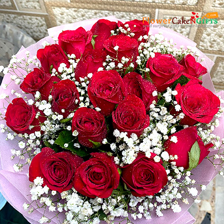 send 18 red roses bouquet paper packaging delivery