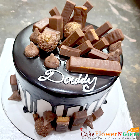 send half kg kitkat ferrero chocolate cake delivery