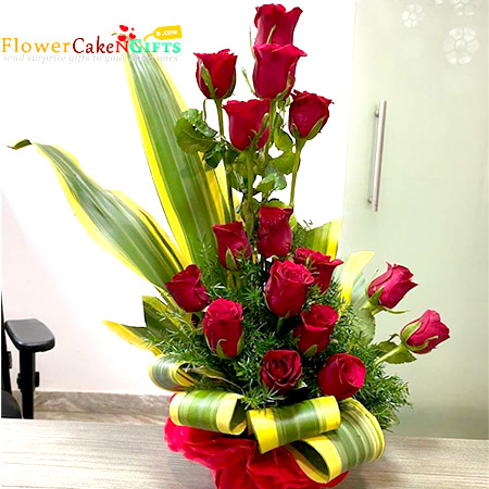 send magic of love 15 red roses flowers basket delivery