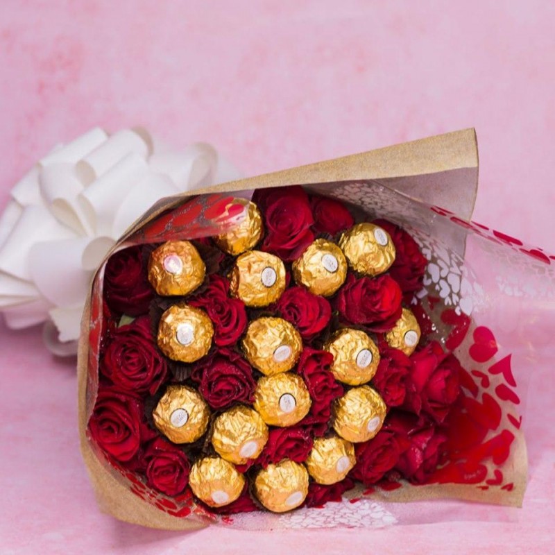 21 Roses and 16 Ferrero Chocolate Bouquet