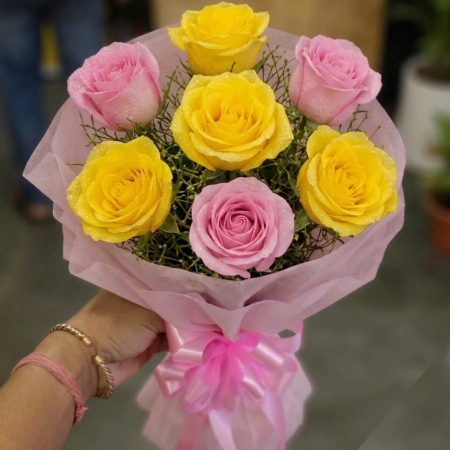 Yellow and pink roses bouquet 