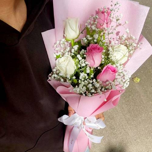 White and Pink Roses Flower Bouquet